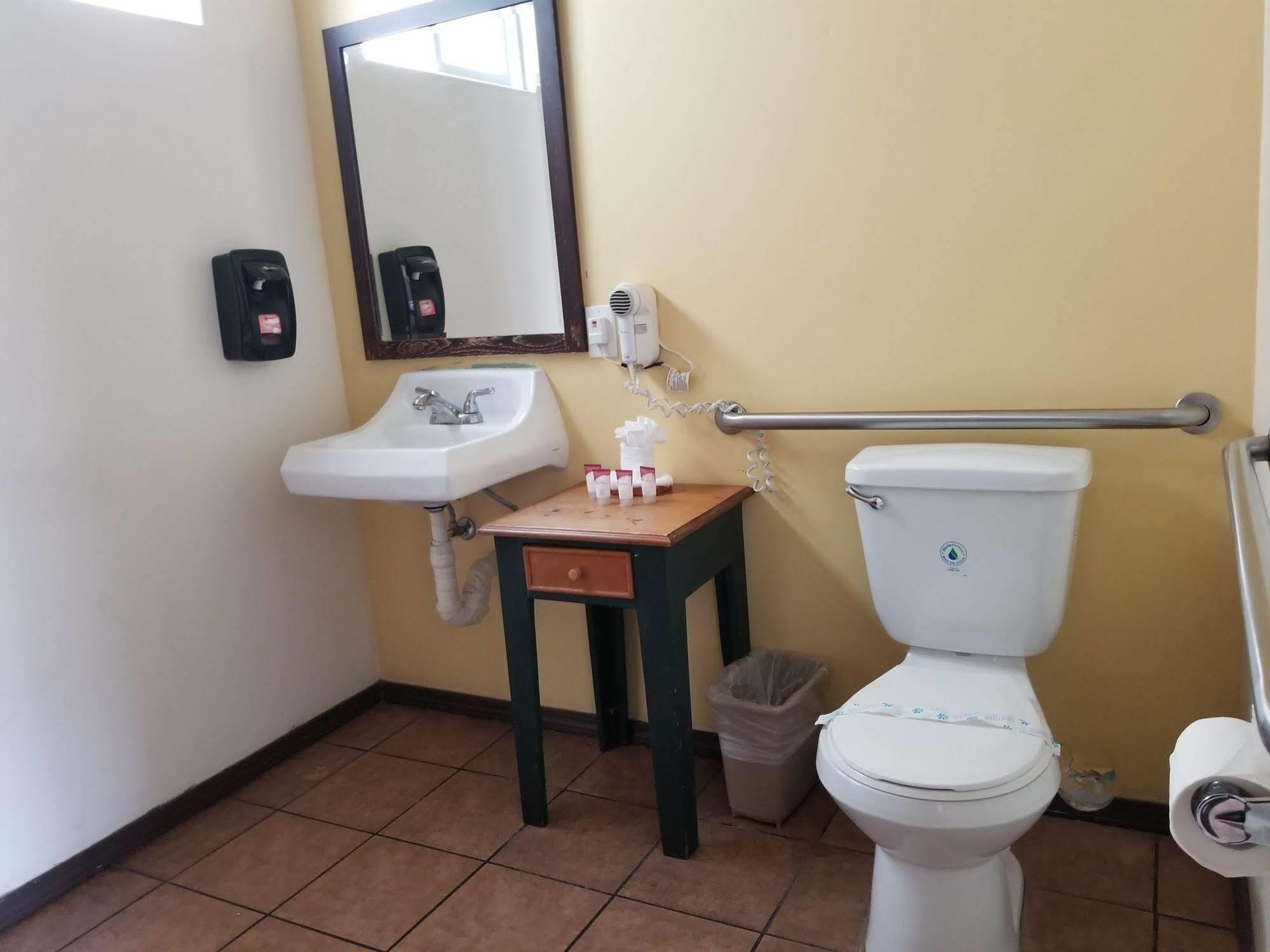 لوس أنجلوس Casa Bella Inn Downtown La المظهر الخارجي الصورة